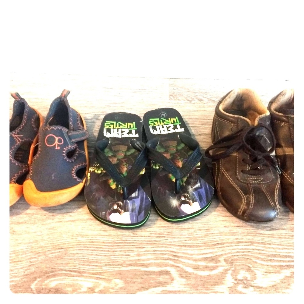 Boys shoes